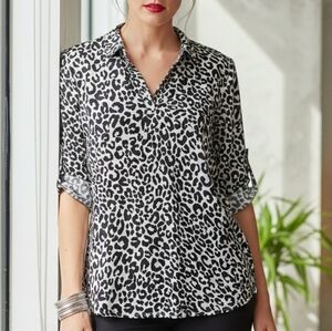 Jones New York Signature Light Gray & Black Leopard Print Stretch Pullover Top